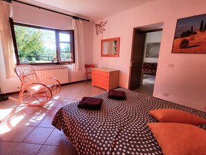 3 Schlafzimmer, Bügeleisen/Bügelbrett, Reisekinderbett, kostenloses WLAN