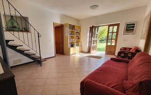 TV, fireplace, DVD player, stereo