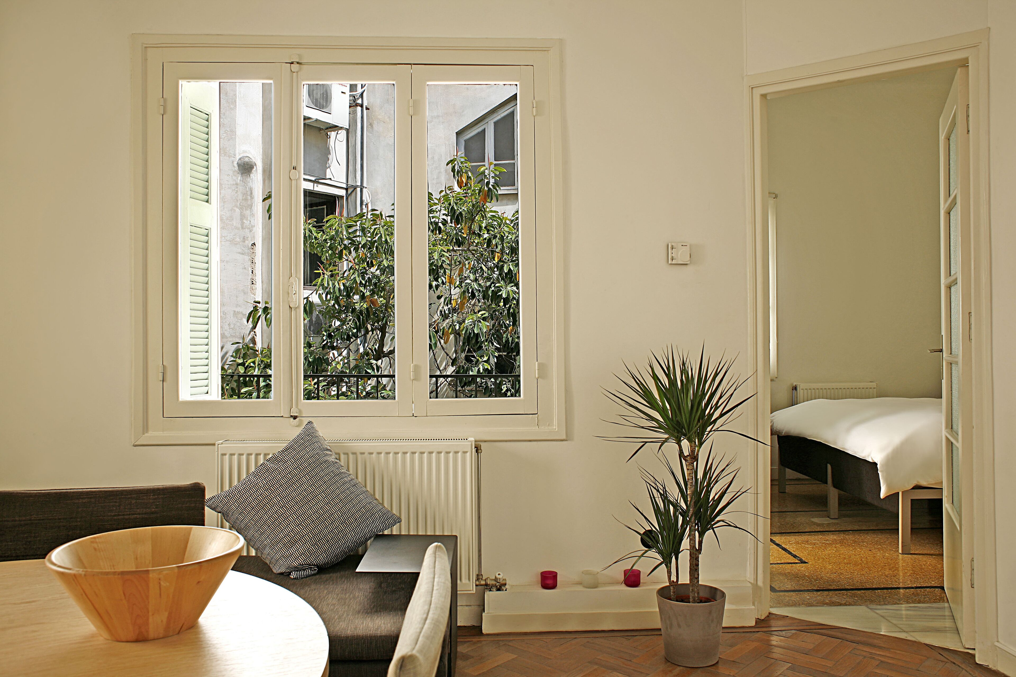 EP4. City centre, big bedroom +bathroom. Roof garden. Balcony, WiFi, A/C