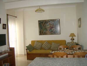 TV, DVD player
