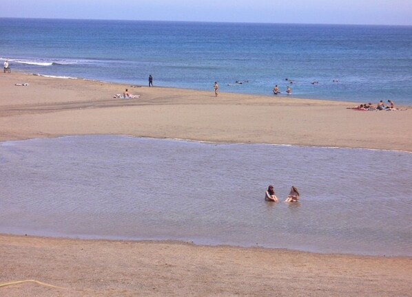 In StrandnĂ€he, StrandtĂŒcher