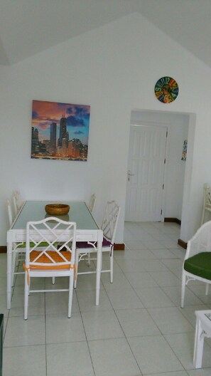 Dining - La Concha Beach. 2Dormitorios wifi and communal pools (Playa Honda)