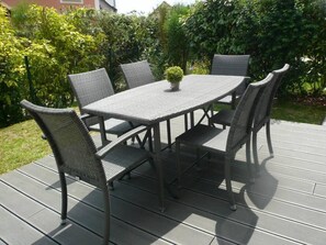 تناول الطعام بالخارج