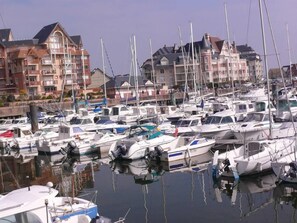 Marina/club náutico