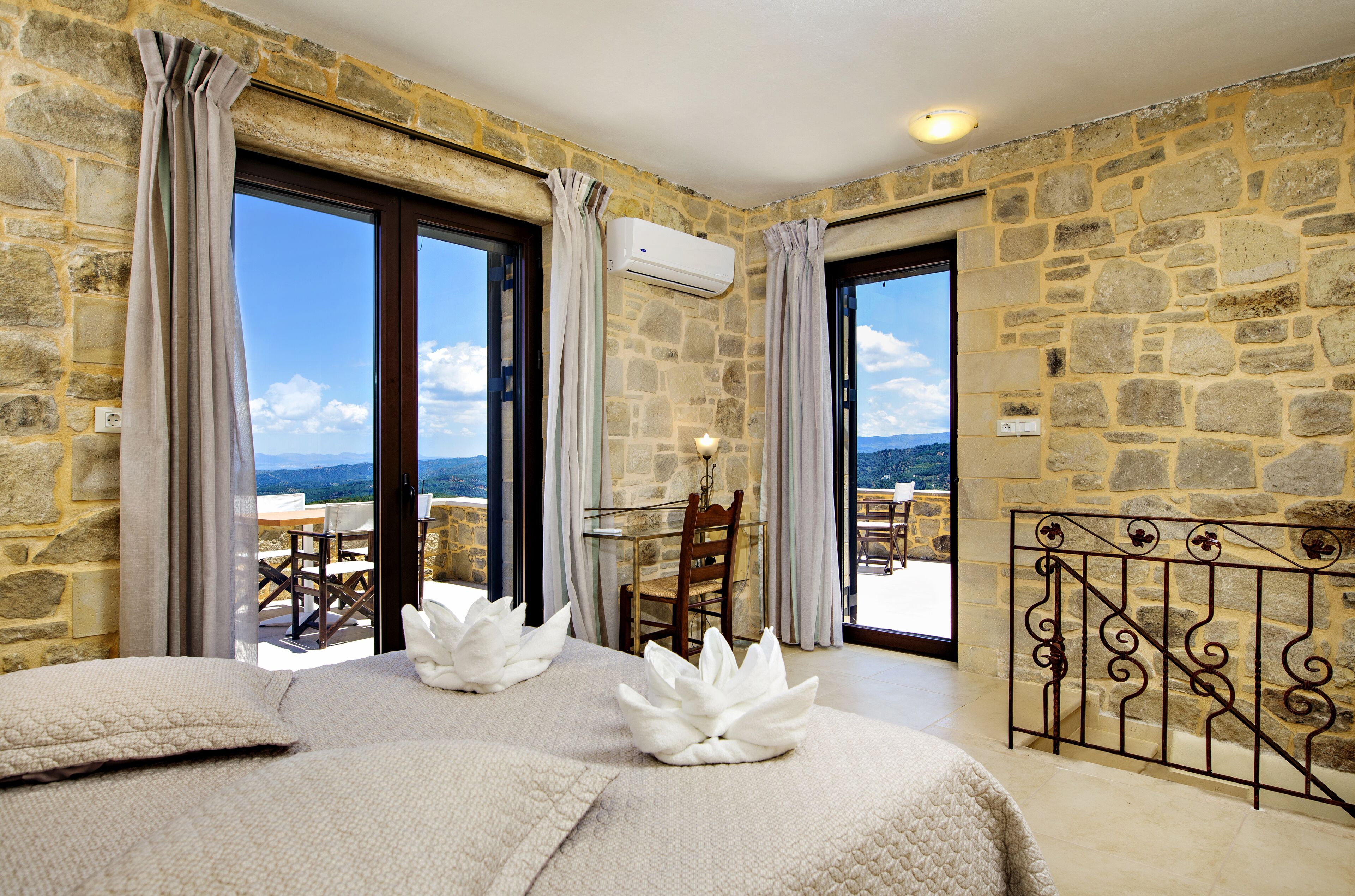 2 bedrooms, iron/ironing board, Internet, bed sheets