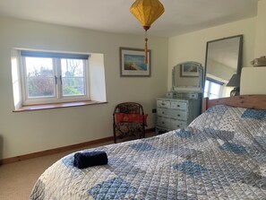 2 makuuhuonetta, silitysrauta/-lauta, ilmainen Wi-Fi, vuodevaatteet