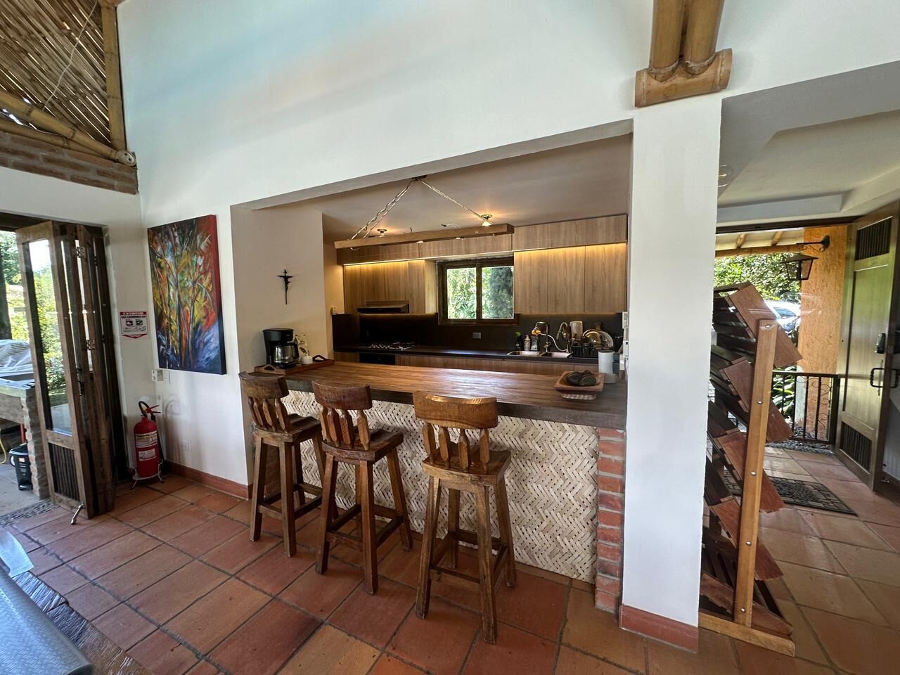 Fridge, microwave, oven, coffee/tea maker