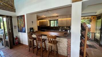 Fridge, microwave, oven, coffee/tea maker