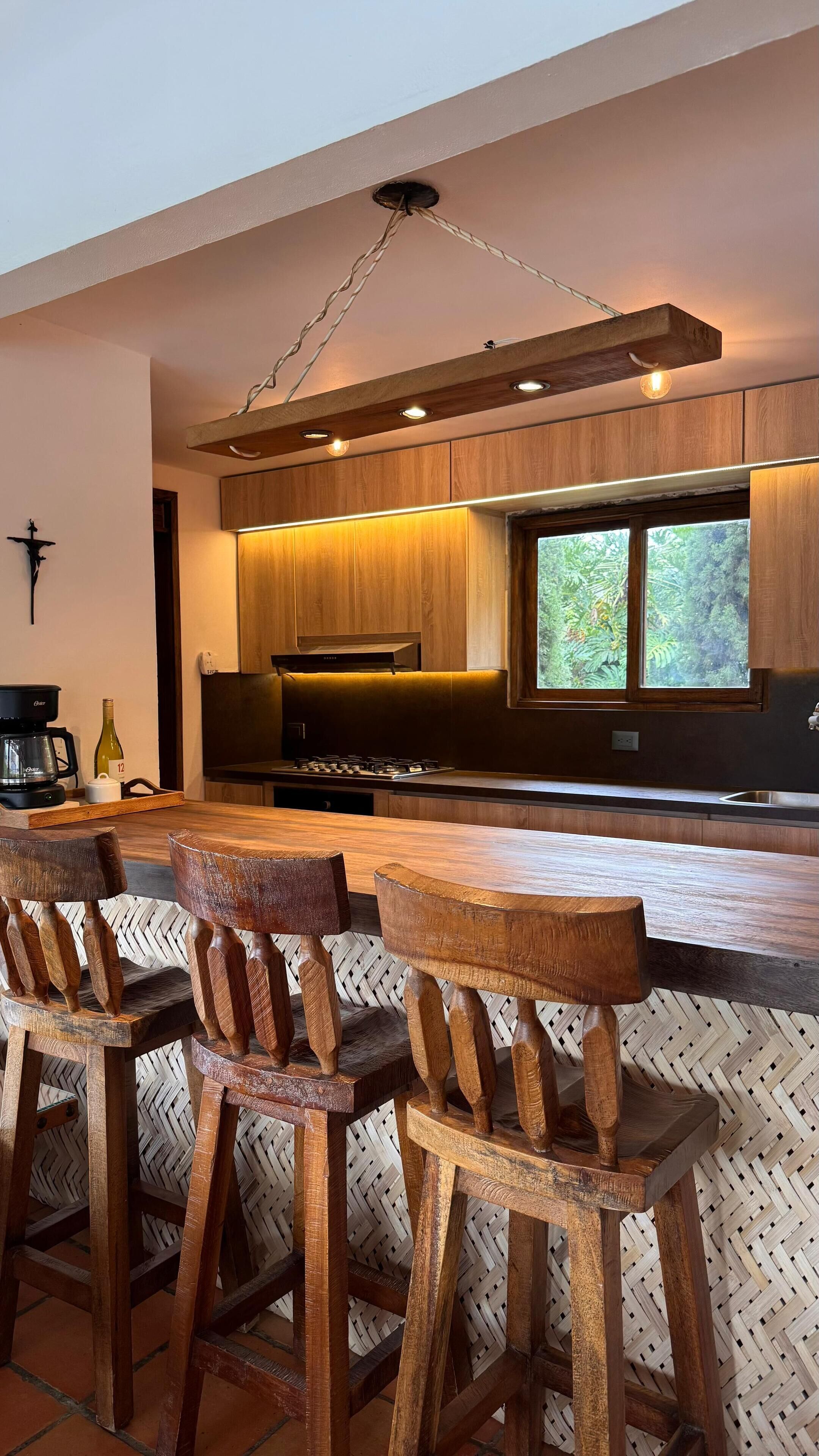 Réfrigérateur, micro-ondes, four, cafetière/bouilloire