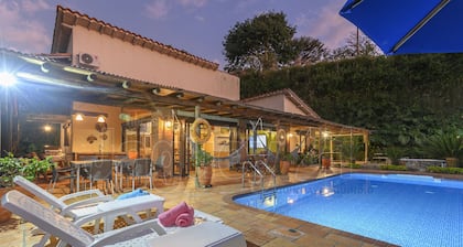 Exklusive Villa mit 3 Schlafzimmern und privatem Pool in Fincas Panaca