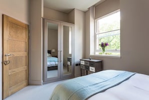 2 bedrooms, iron/ironing board, travel cot, WiFi