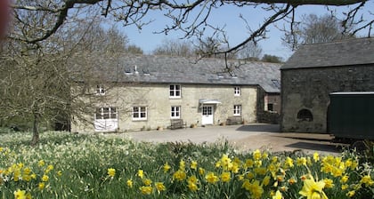 Luxury 5* Gold & ROSE Award self-catering converted barn, idyllic rural setting