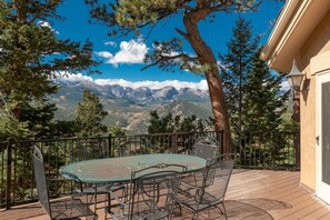 Casa, 3 habitaciones | Restaurante al aire libre