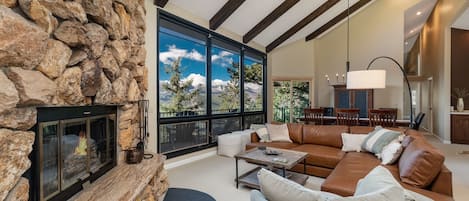 House, 3 Bedrooms | Living area | TV, fireplace