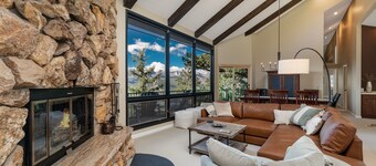 Cedar Upper Luxury Vacation  At Windcliff 3 Bedroom Home by RedAwning