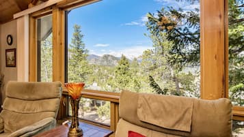 House, 3 Bedrooms | Interior