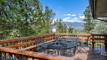 House, 3 Bedrooms | Balcony