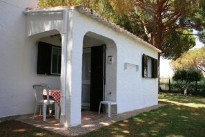 Exterior - Apt near Falesia beach, fully equipped on ground floor for 4 people, adults children. (Albufeira)