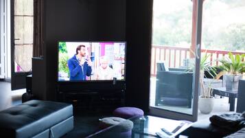 Smart TV, DVD player, stereo