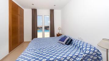 3 Schlafzimmer, BĂŒgeleisen/BĂŒgelbrett, WLAN, BettwĂ€sche