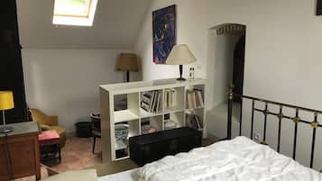 4 chambres, fer et planche Ă repasser, lit parapluie, draps fournis