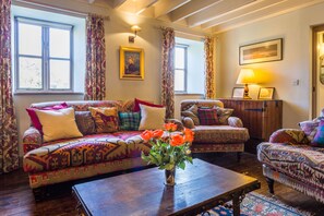 Televisor intel·ligent, llar de foc i reproductor de DVD 