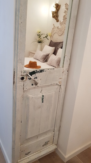 1 bedroom, in-room safe, desk, iron/ironing board
