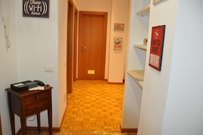Interni