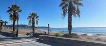 BENICASIM WATERFRONT PENTHOUSE APARTMENT. PENTHOUSE IN FRONT OF THE SEA IN FIRST LINE.