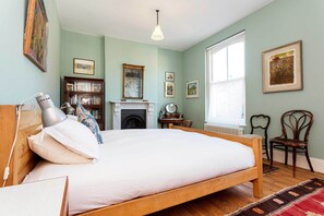 4 dormitoris, escriptori, wifi i roba de llit