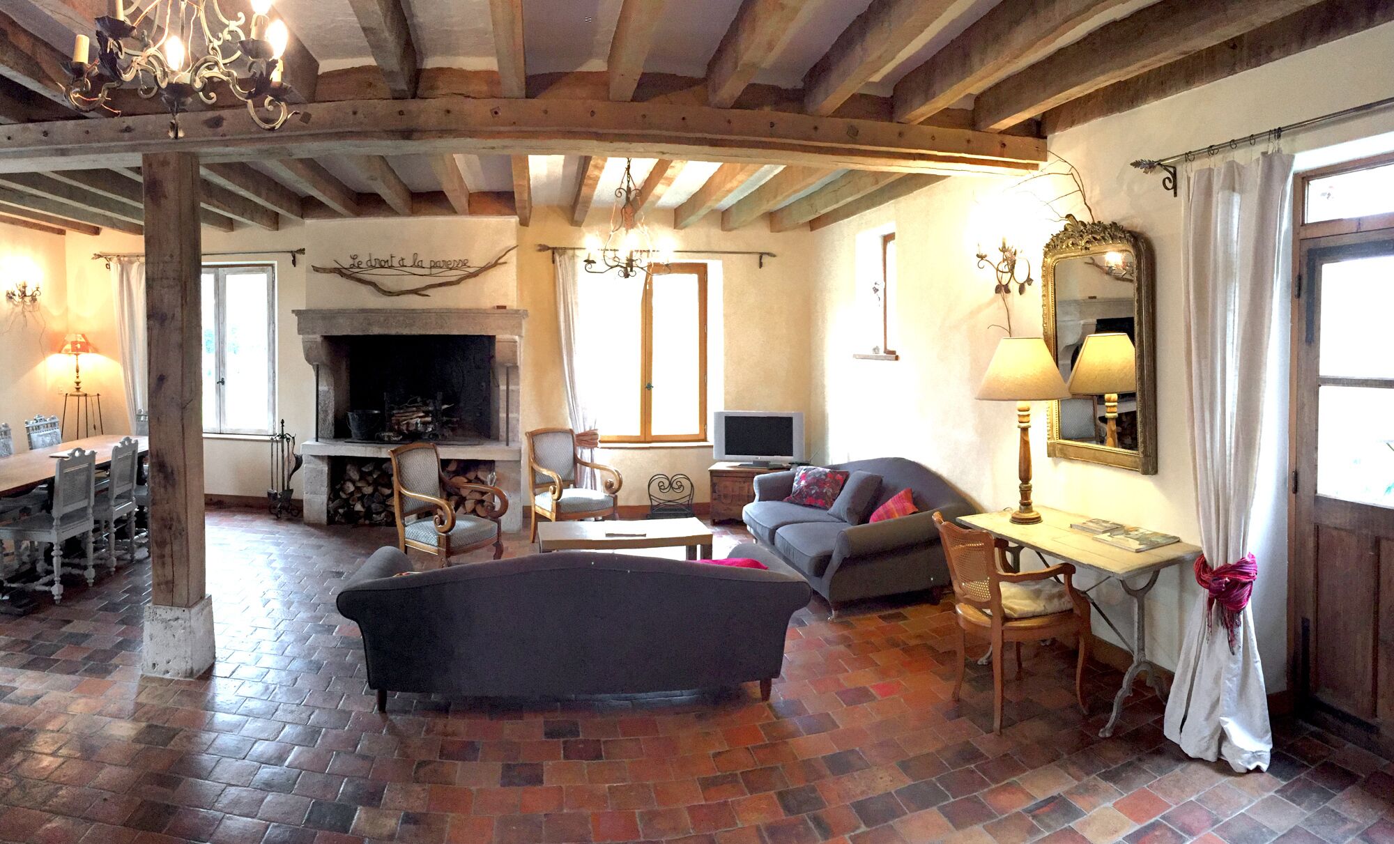 Charming house on a property with pond near the forest 