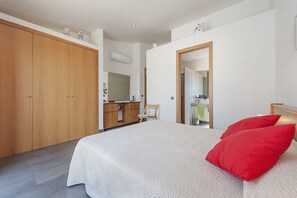 3 chambres, fer et planche Ă repasser, Wi-Fi gratuit, draps fournis