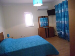 5 Schlafzimmer, Bügeleisen/Bügelbrett, Reisekinderbett, WLAN