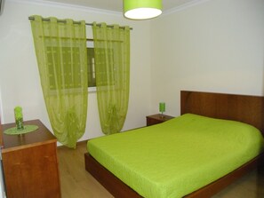 5 Schlafzimmer, Bügeleisen/Bügelbrett, Reisekinderbett, WLAN