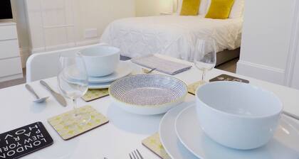 Stylish studio apartment in central Hove.