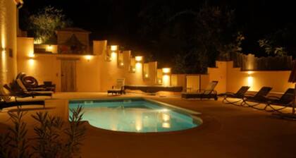 Large fully air conditioned luxury villa with pool in beautiful location