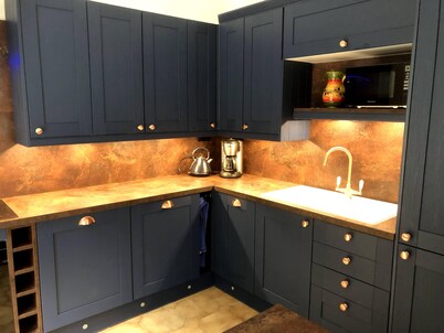 Large fully air conditioned luxury villa with pool in beautiful location