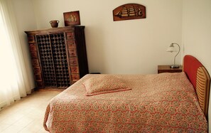 7 slaapkamers, een strijkplank/strijkijzer, reisbedje, wifi