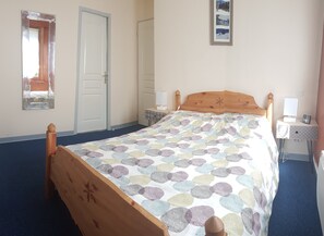 3 bedrooms, iron/ironing board, free WiFi, bed sheets - Appt T4, 8 pers, 84m2 in chalet in calm close tracks, Ax 3 Domaines Bonascre (Ax-Les-Thermes)