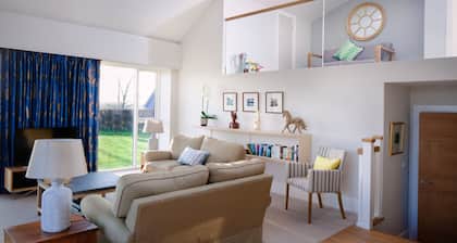 The Hayloft at Wroxeter (Brand new barn conversion)