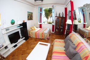 1 chambre, coffres-forts dans les chambres, fer et planche Ă repasser