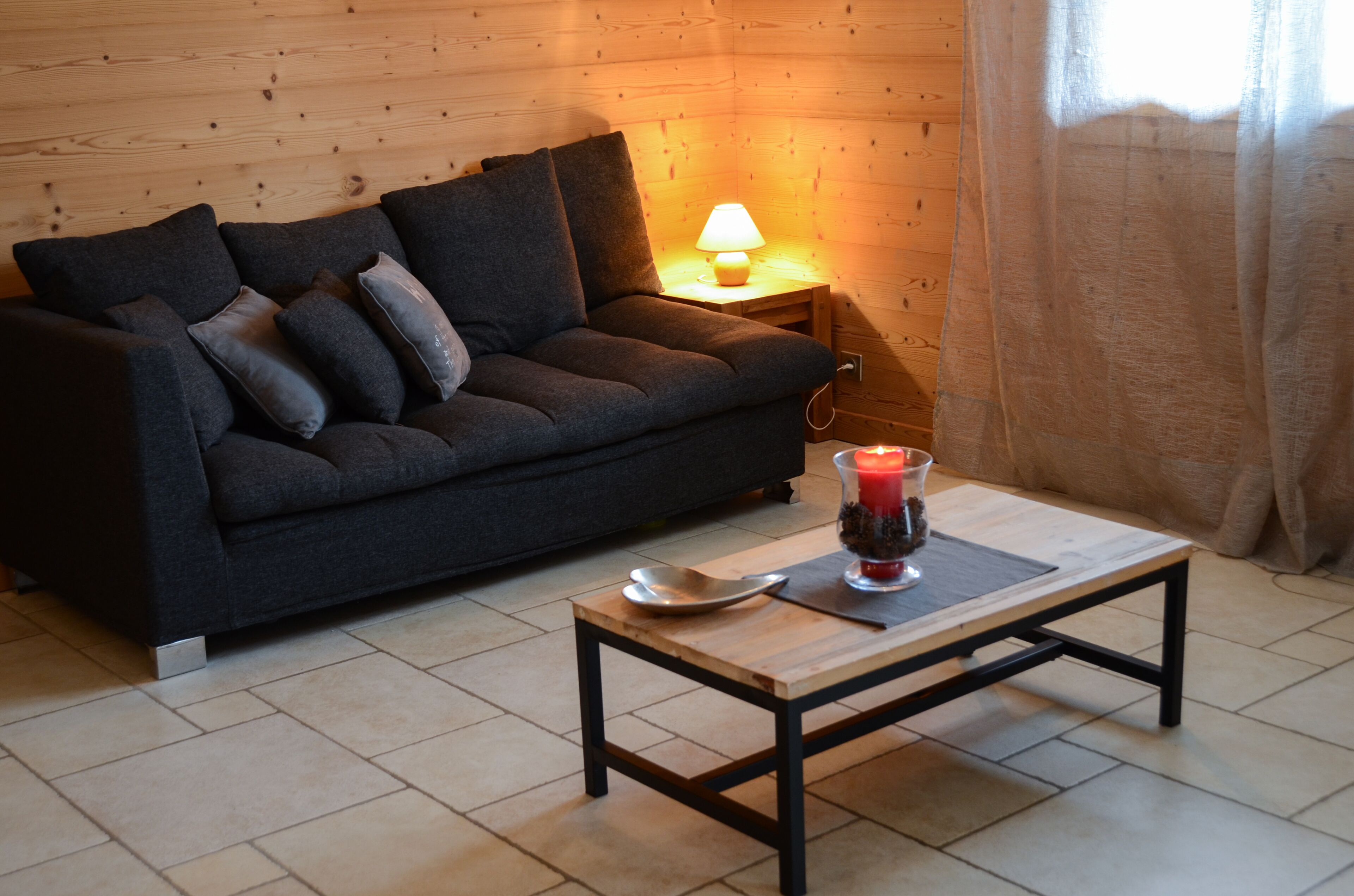 Appt for 10 pers. (4 bedrooms), 100 m. ski slopes of Espace Diamant