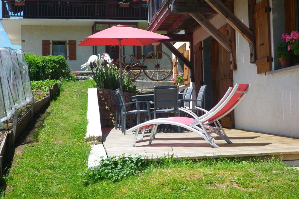 Appt for 10 pers. (4 bedrooms), 100 m. ski slopes of Espace Diamant