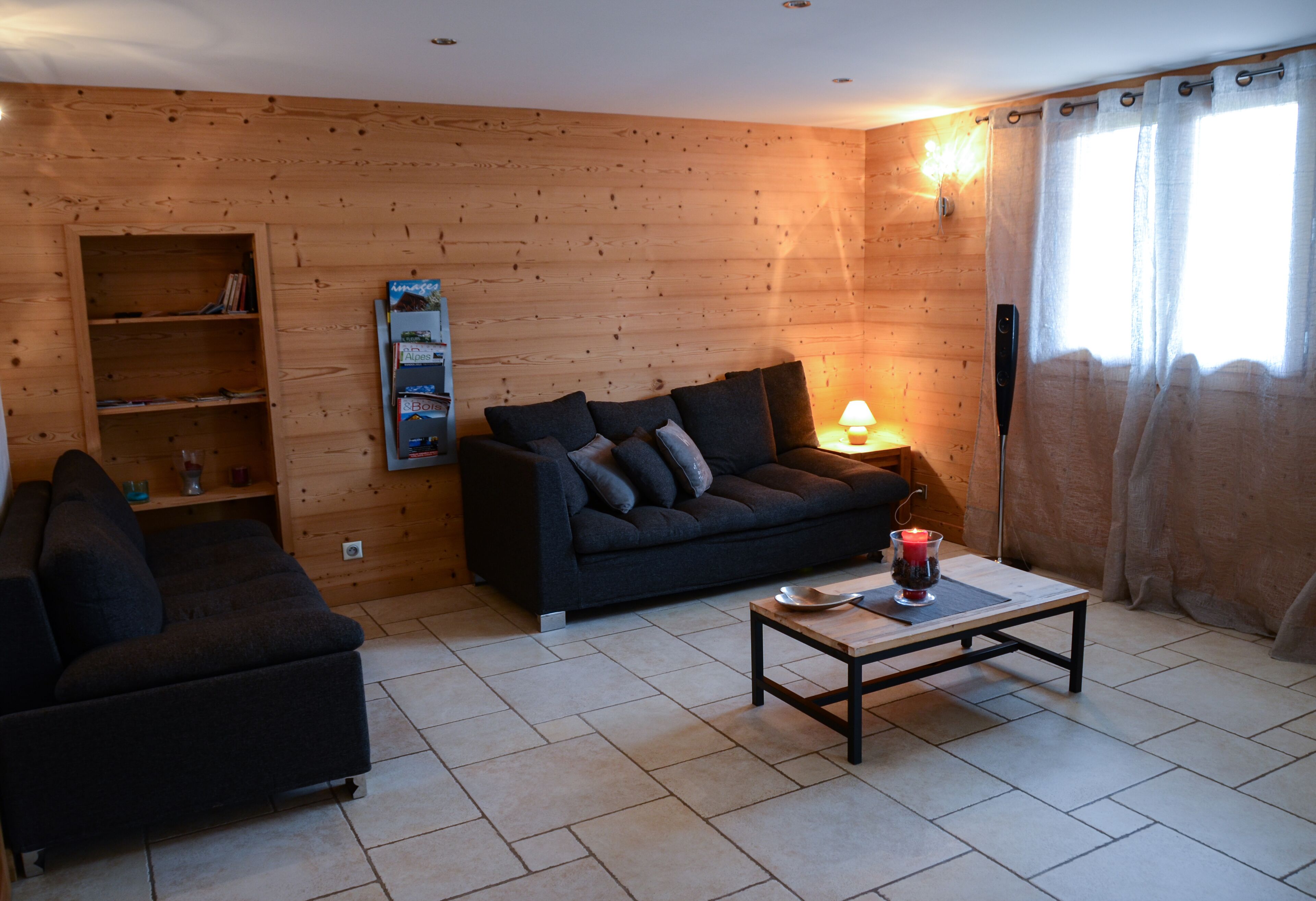 Appt for 10 pers. (4 bedrooms), 100 m. ski slopes of Espace Diamant