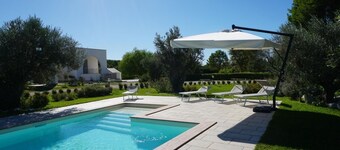 2 apartments in Villa with Pool - Total of 10 beds available