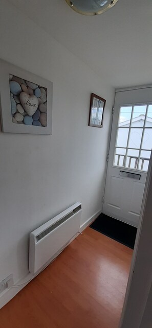 Interior - 3 bedroom holiday bungalow on the beach front, Point Clear Essex (Clacton-on-Sea)