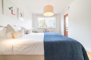 2 chambres, fer et planche à repasser, Wi-Fi gratuit, draps fournis