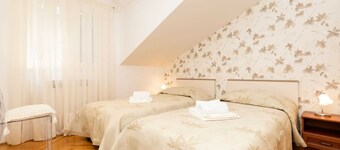 Chic 2-Bedroom Apartment, Perfect for 4