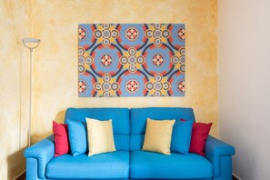 تلفزيون ذكي، مشغل دي في دي، كُتُب