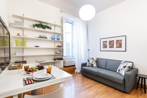 Smart TV, DVD player, books - DESIGN APARTMENTS FLORENCE DOUBLE (Firenze)